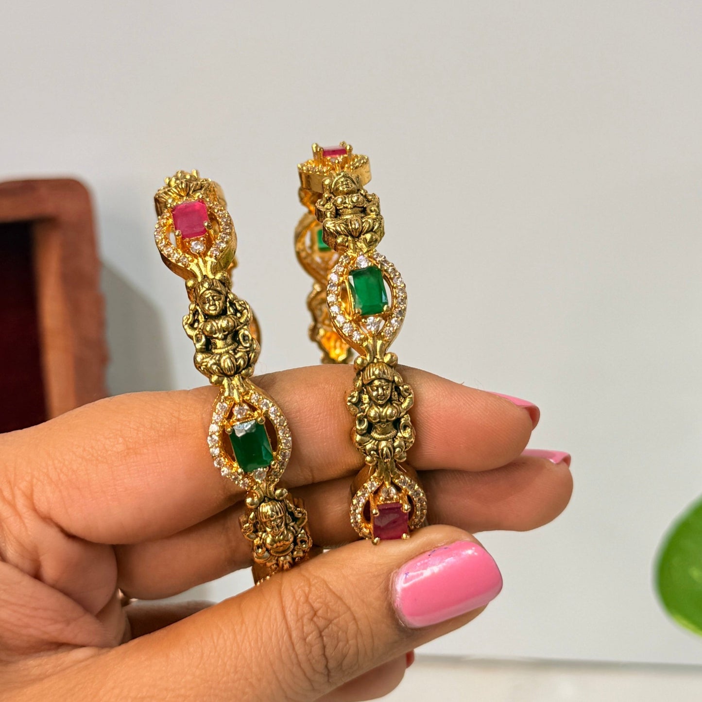 Lakshmi Bangle With Rectangle Stone