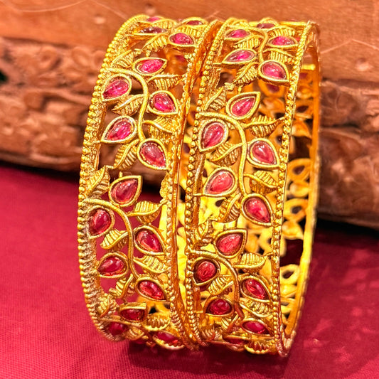 Lata Antique Bangle - Pink