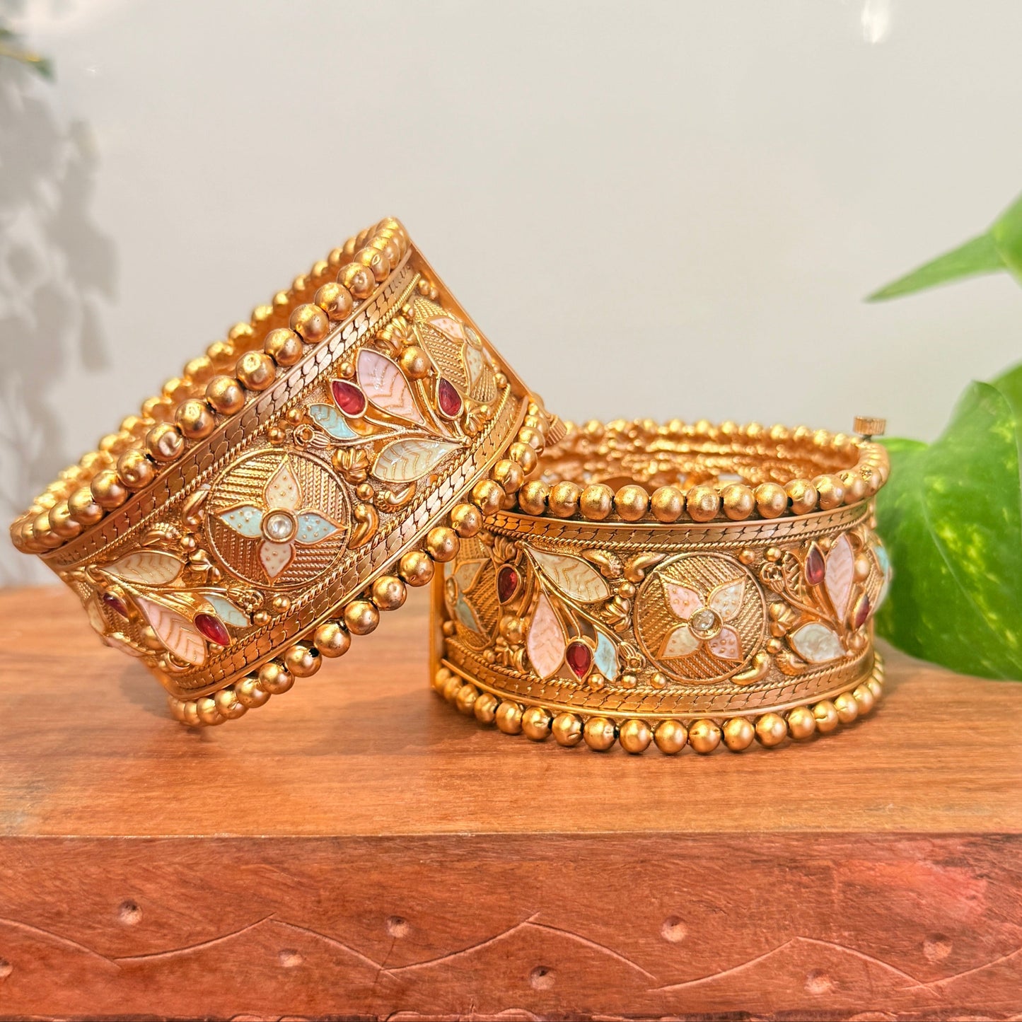 Heritage Bloom Screw Bangle
