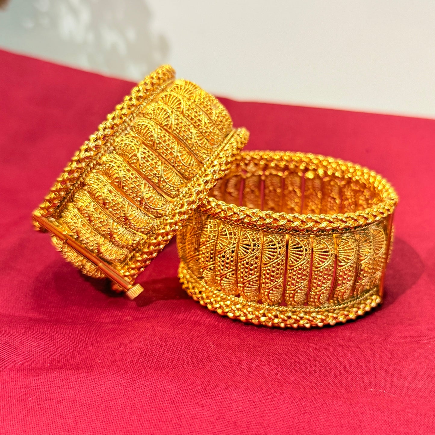 Golden Empress Screw Bangle