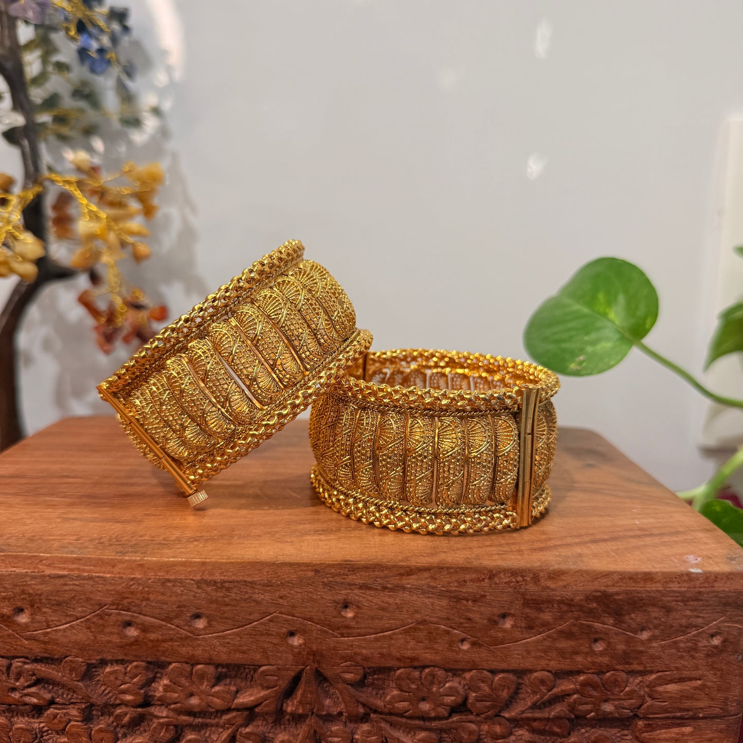 Golden Empress Screw Bangle
