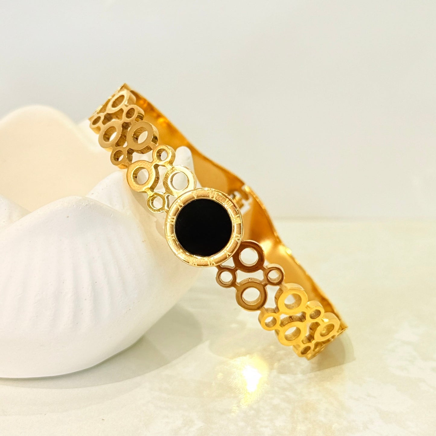 Anti Tarnish Bracelet with Black Dial & Circles