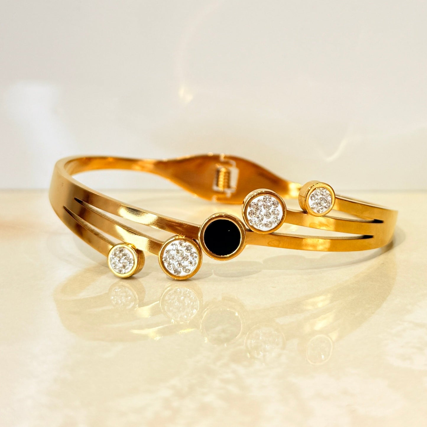 Black & White Bracelet with Diamonds - Anti Tarnish