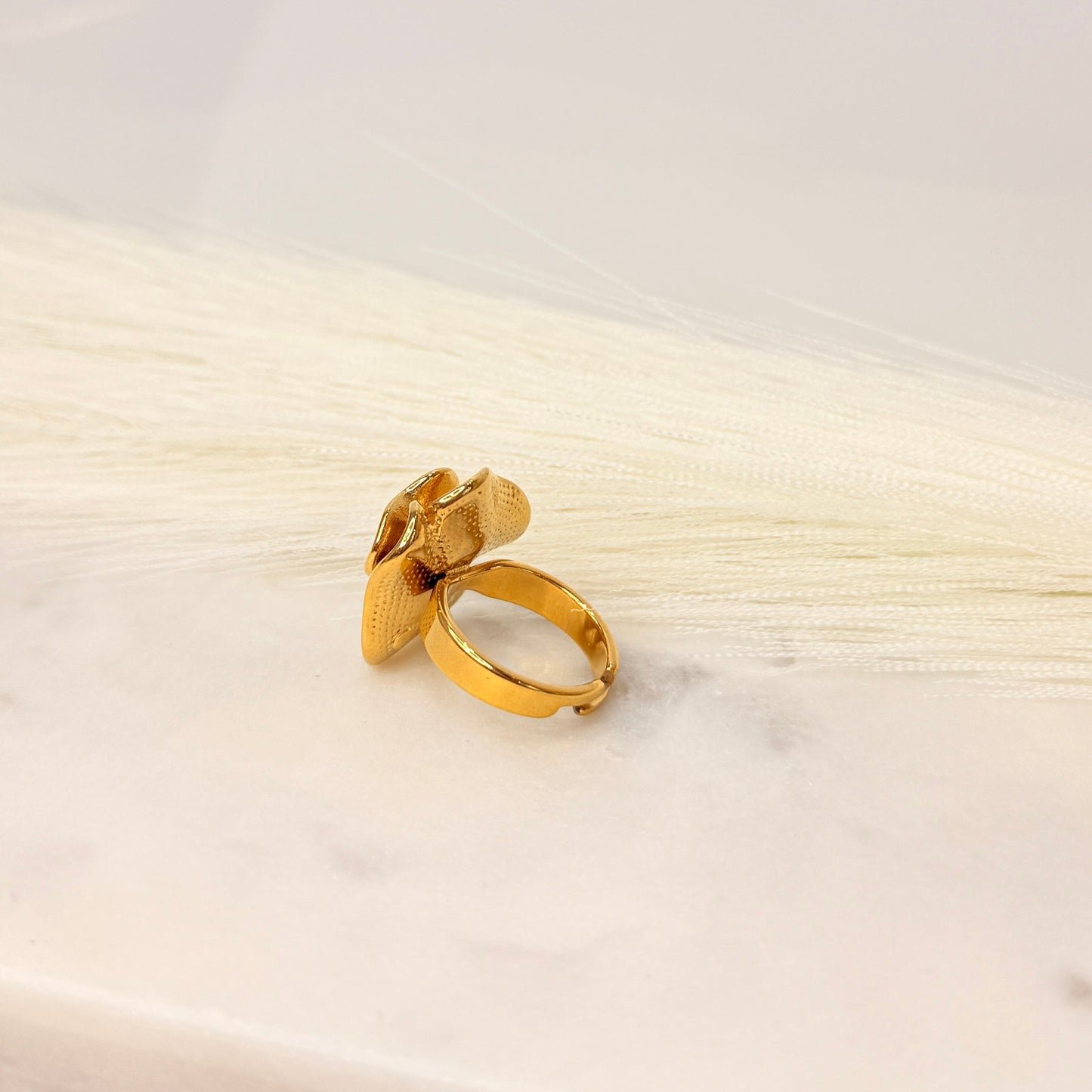 Petala Ring