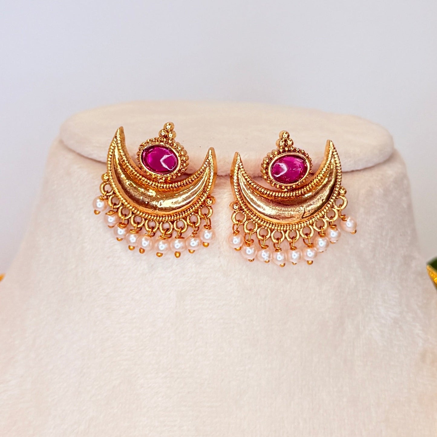 Madhudra Chandrakor Necklace with Pink Stones