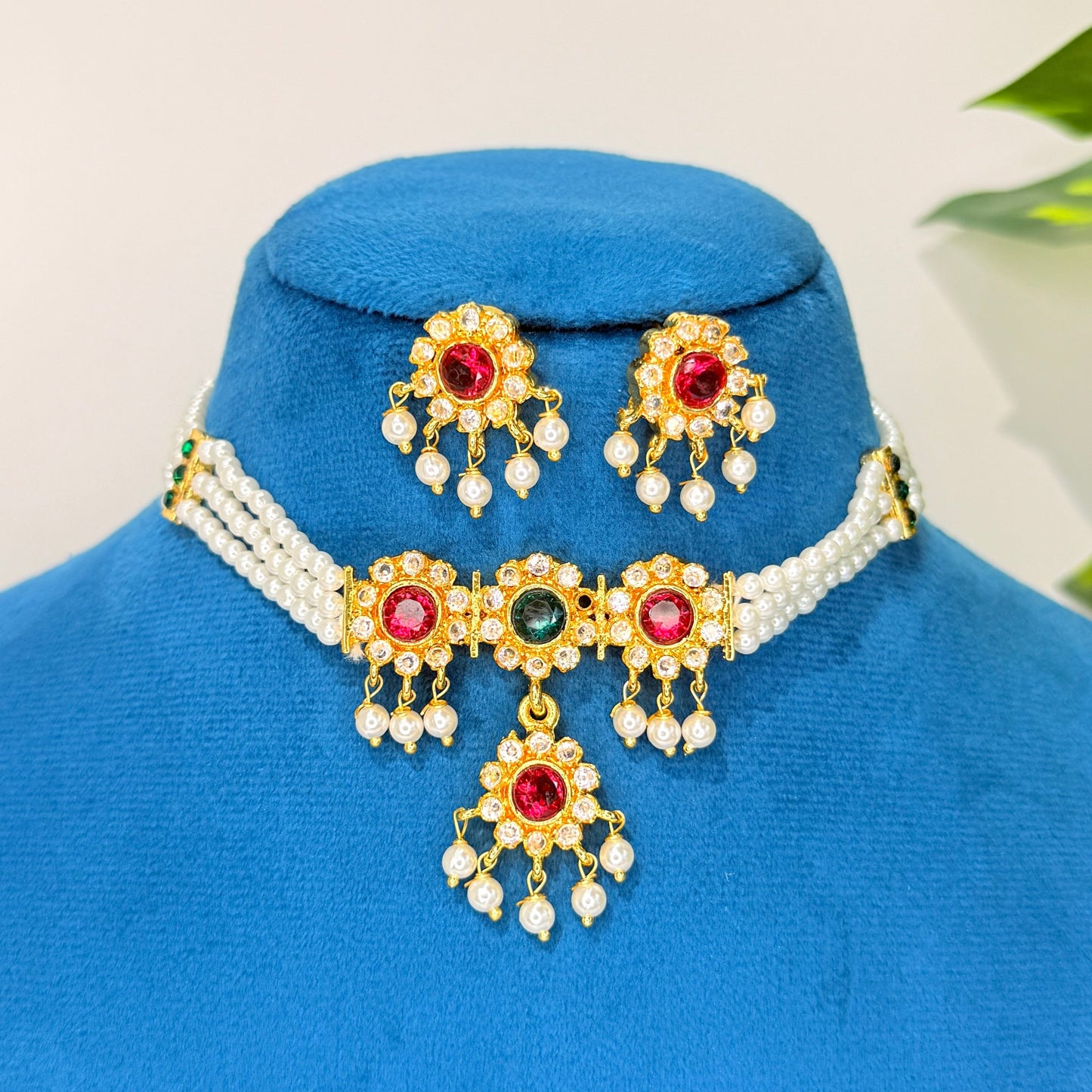 Sajiri Pearl Choker