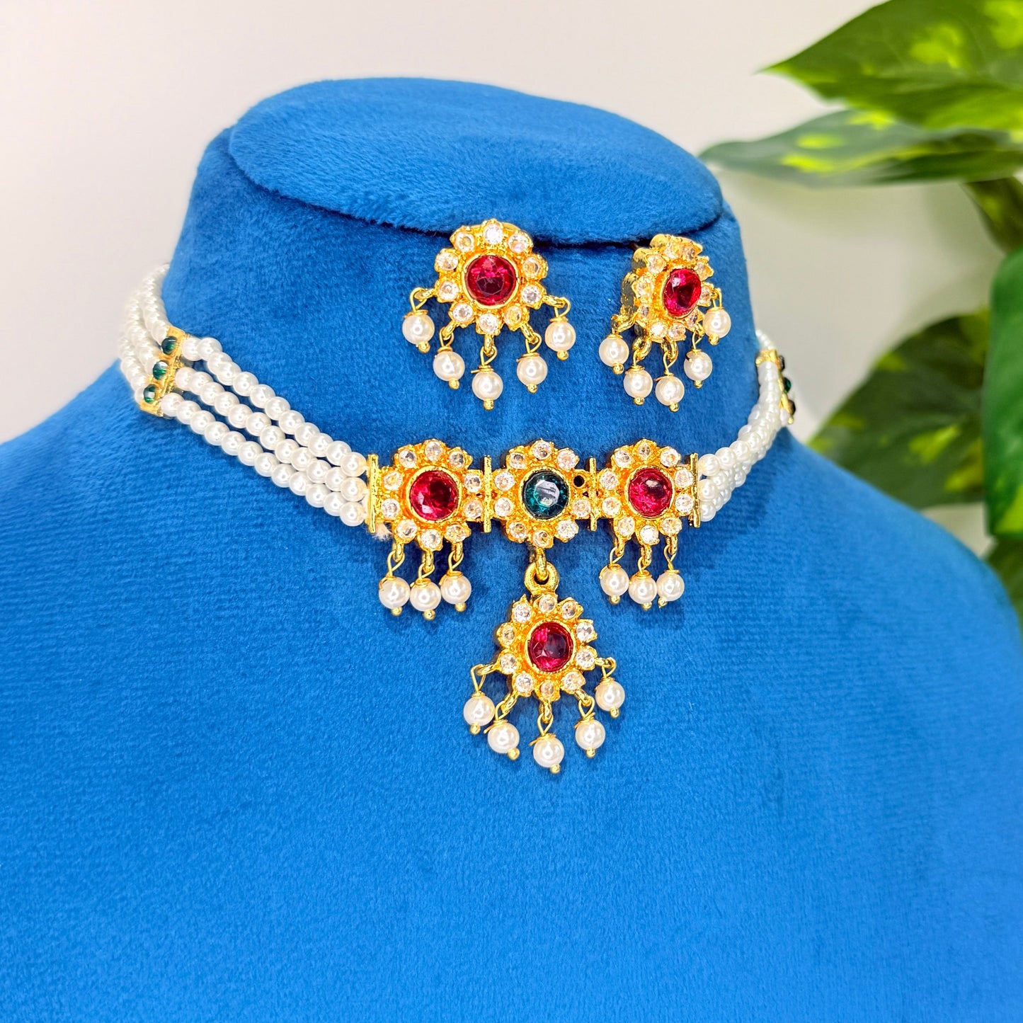 Sajiri Pearl Choker
