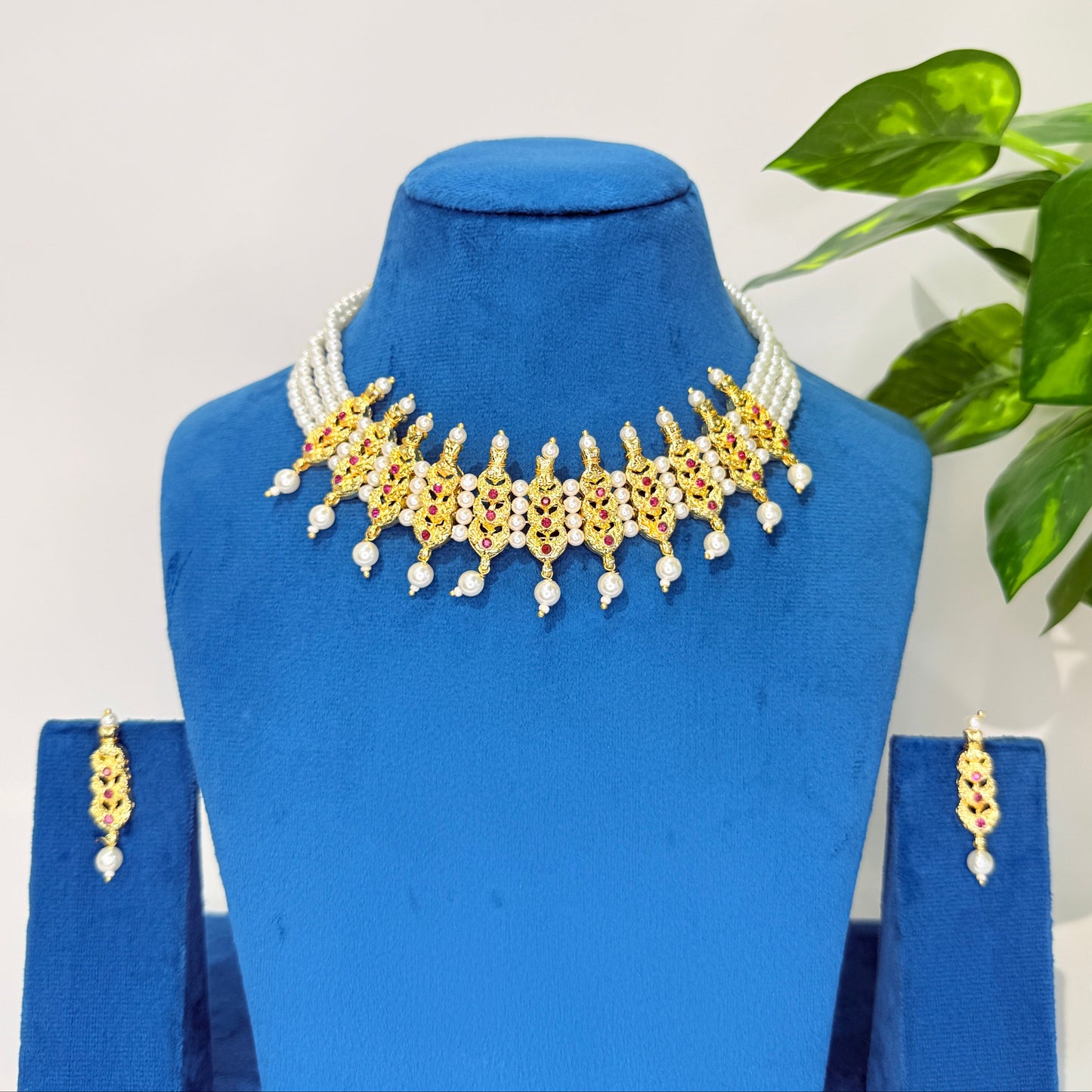 Sakhi Pearl Chinchpeti Necklace