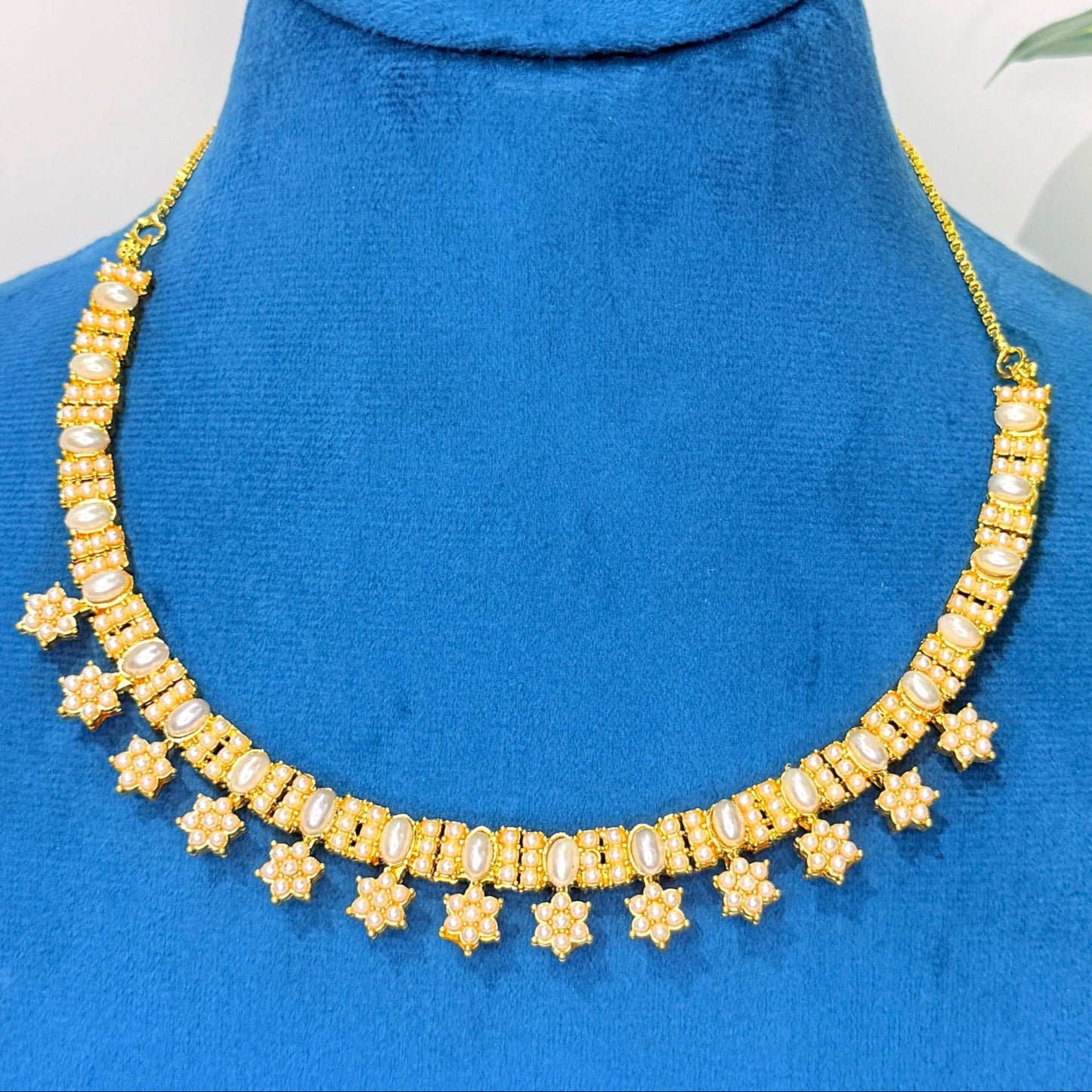 Sajiri Pearl Necklace - White