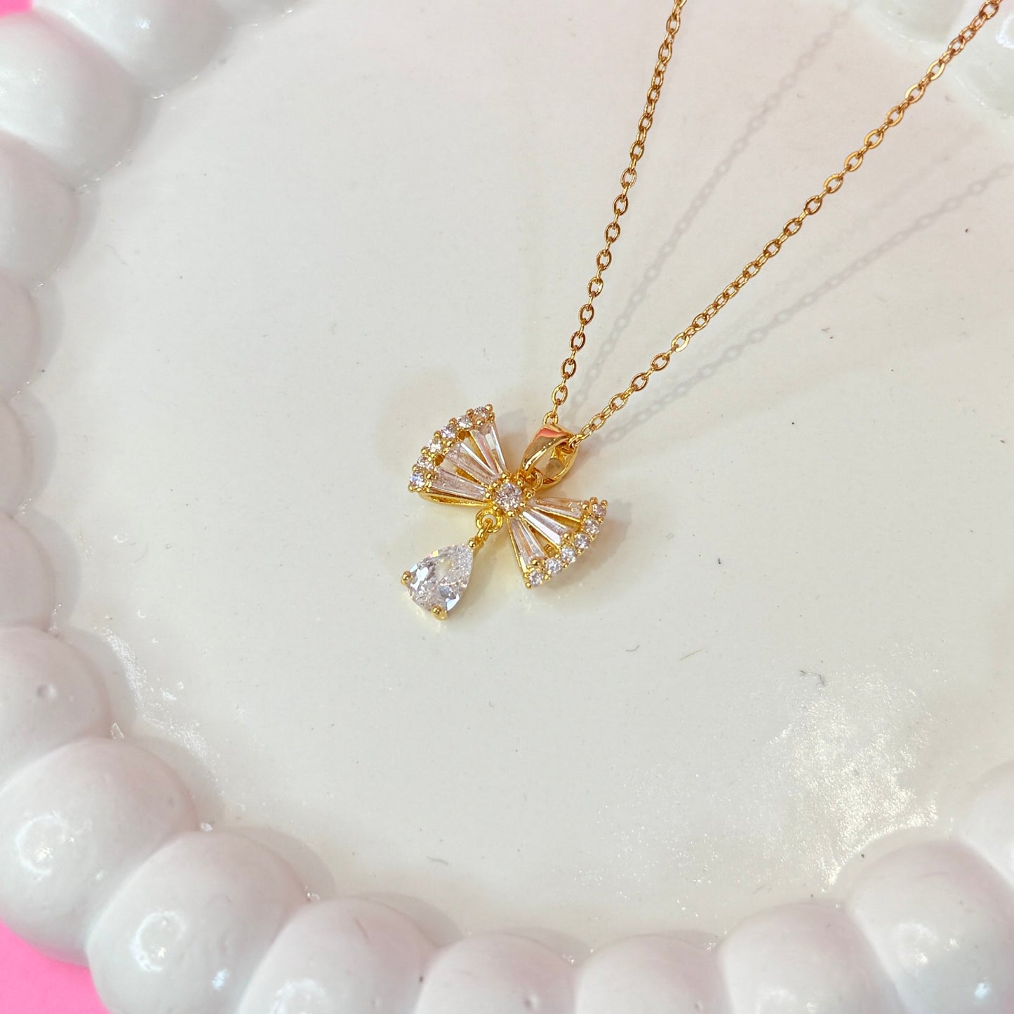 Bowtrail Pendant Necklace