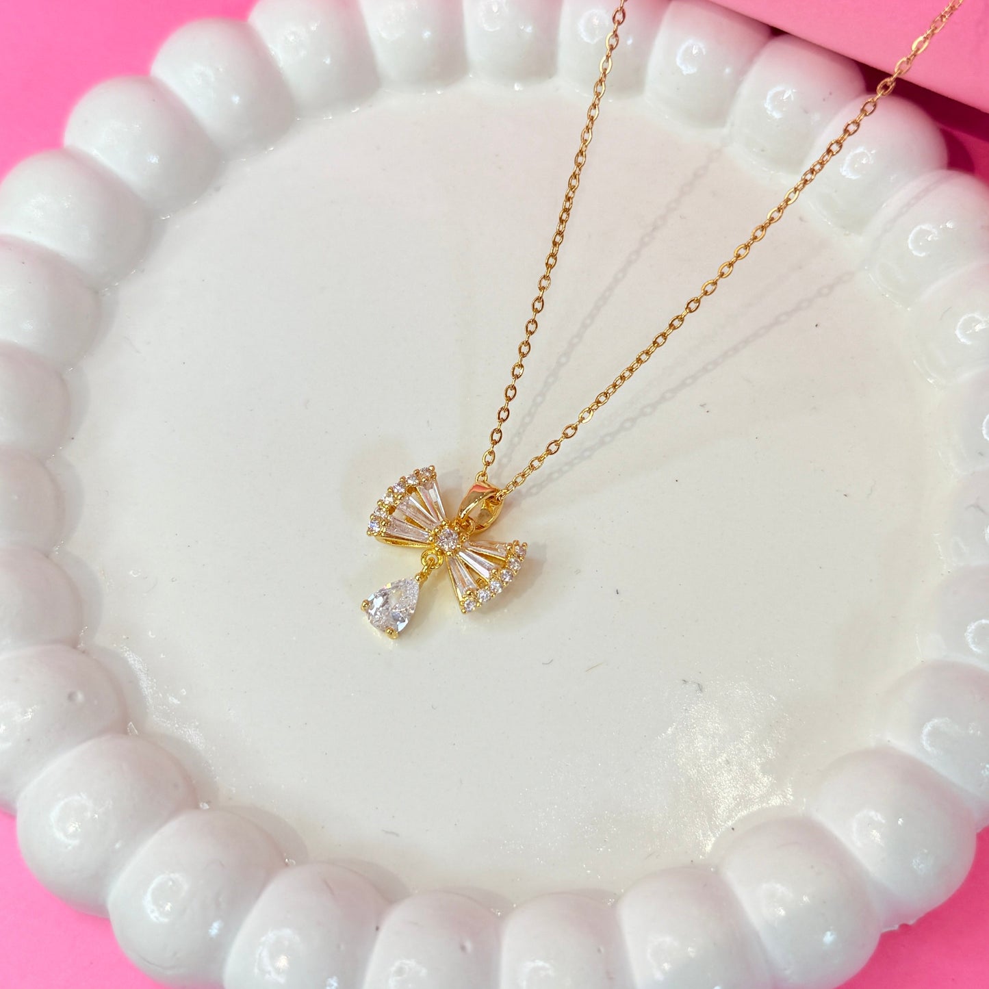 Bowtrail Pendant Necklace