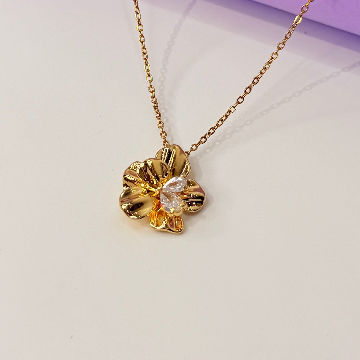 Flower Pendant Necklace