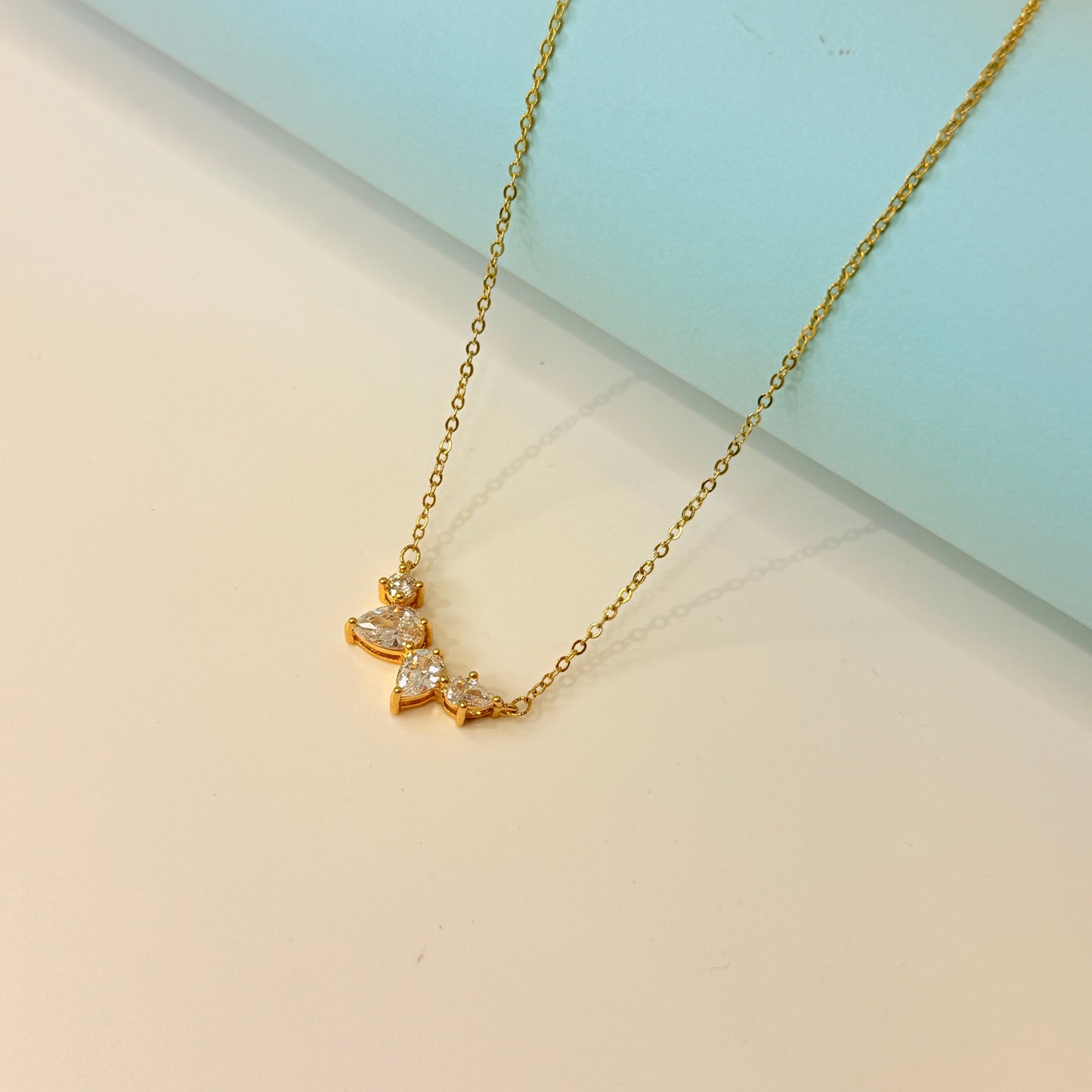 Amora Pendant Necklace
