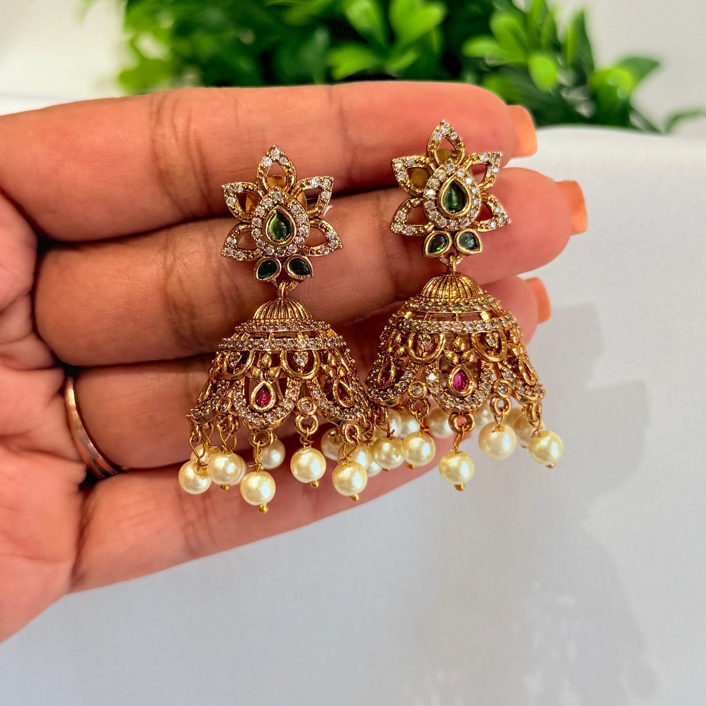 Padmini No Idol Jhumka with Pearls