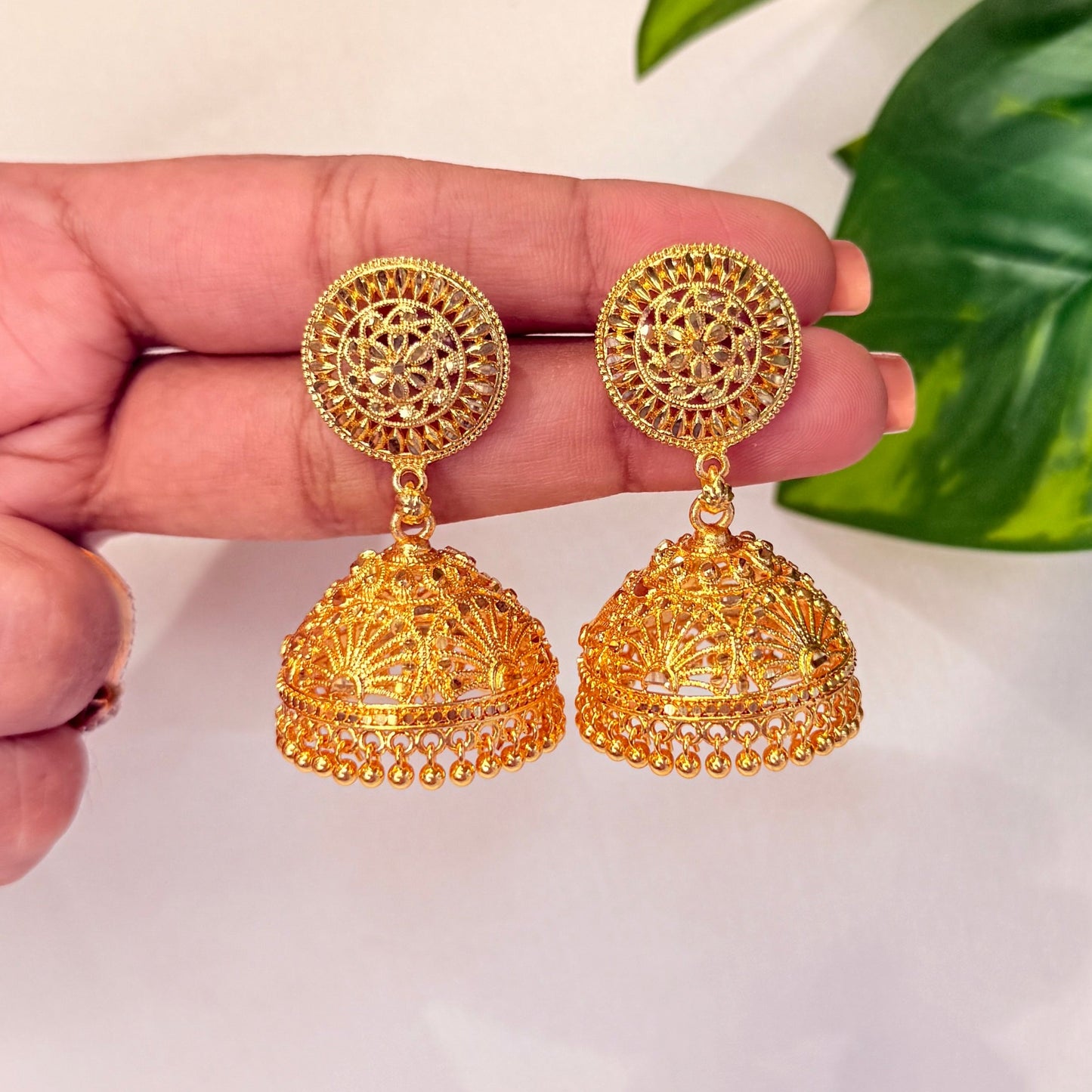 Sanvi Golden Jhumka