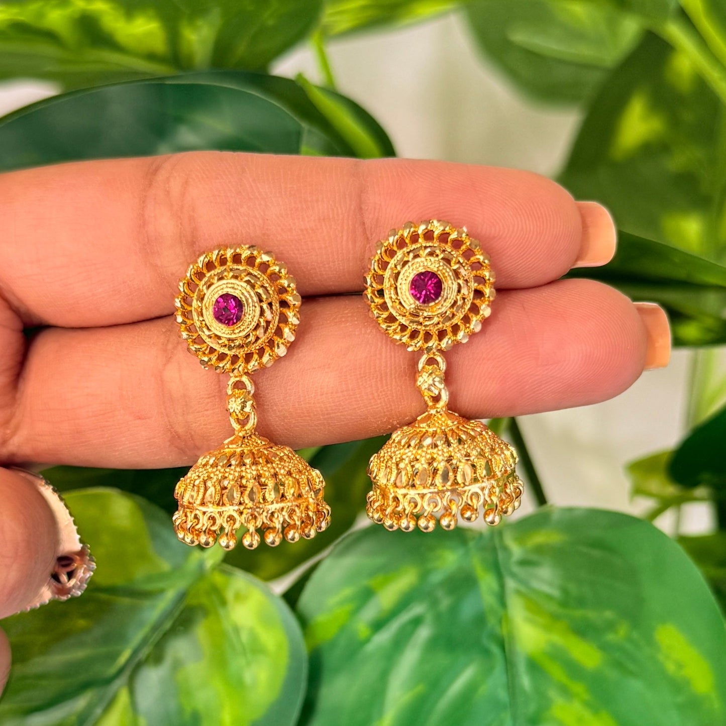 Saanvi Golden Jhumka