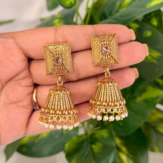 Mrinalini Golden Jhumka