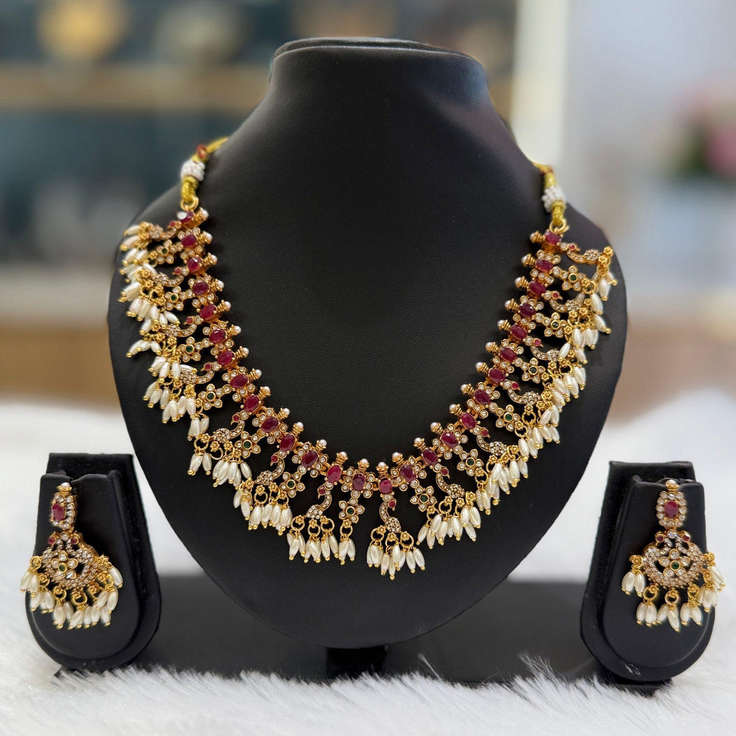 Peacock Pearl Necklace