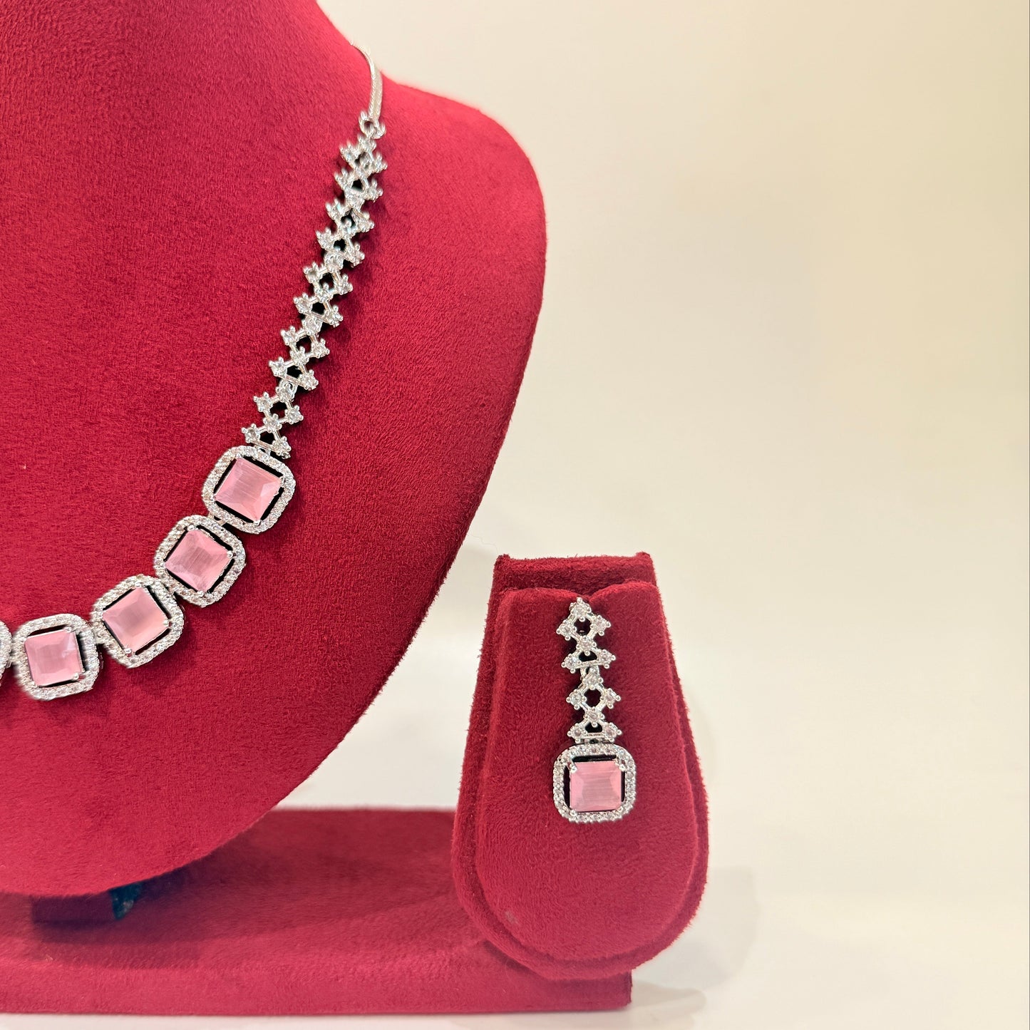 AD Whispering Elegance Necklace
