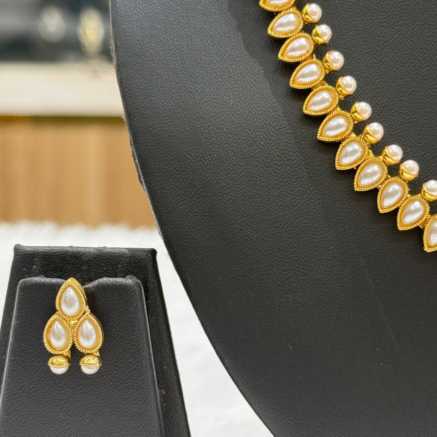 White Pearl Golden Necklace