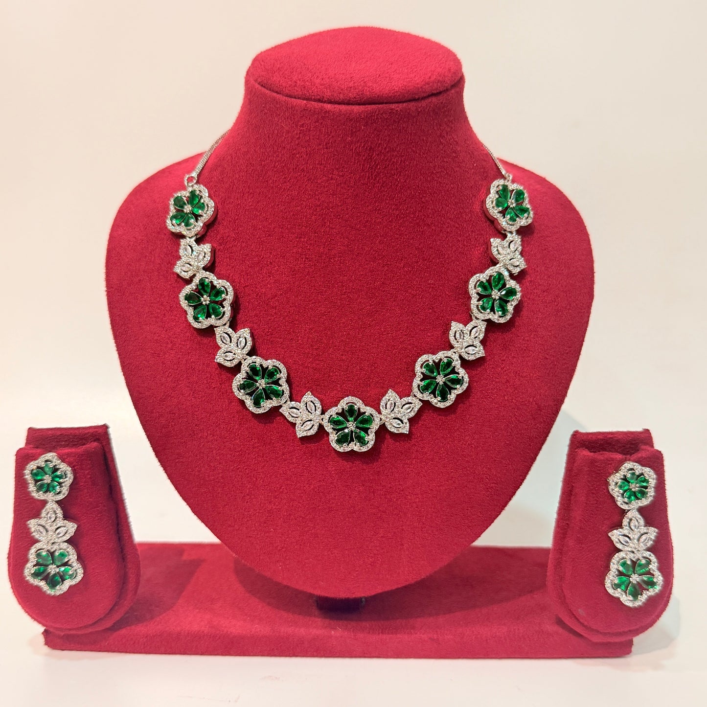 AD Velvet Shine Necklace