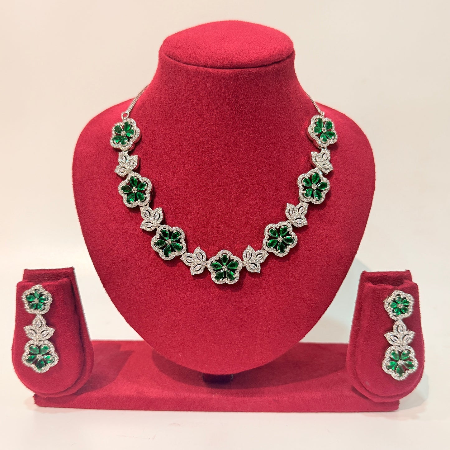 AD Velvet Shine Necklace