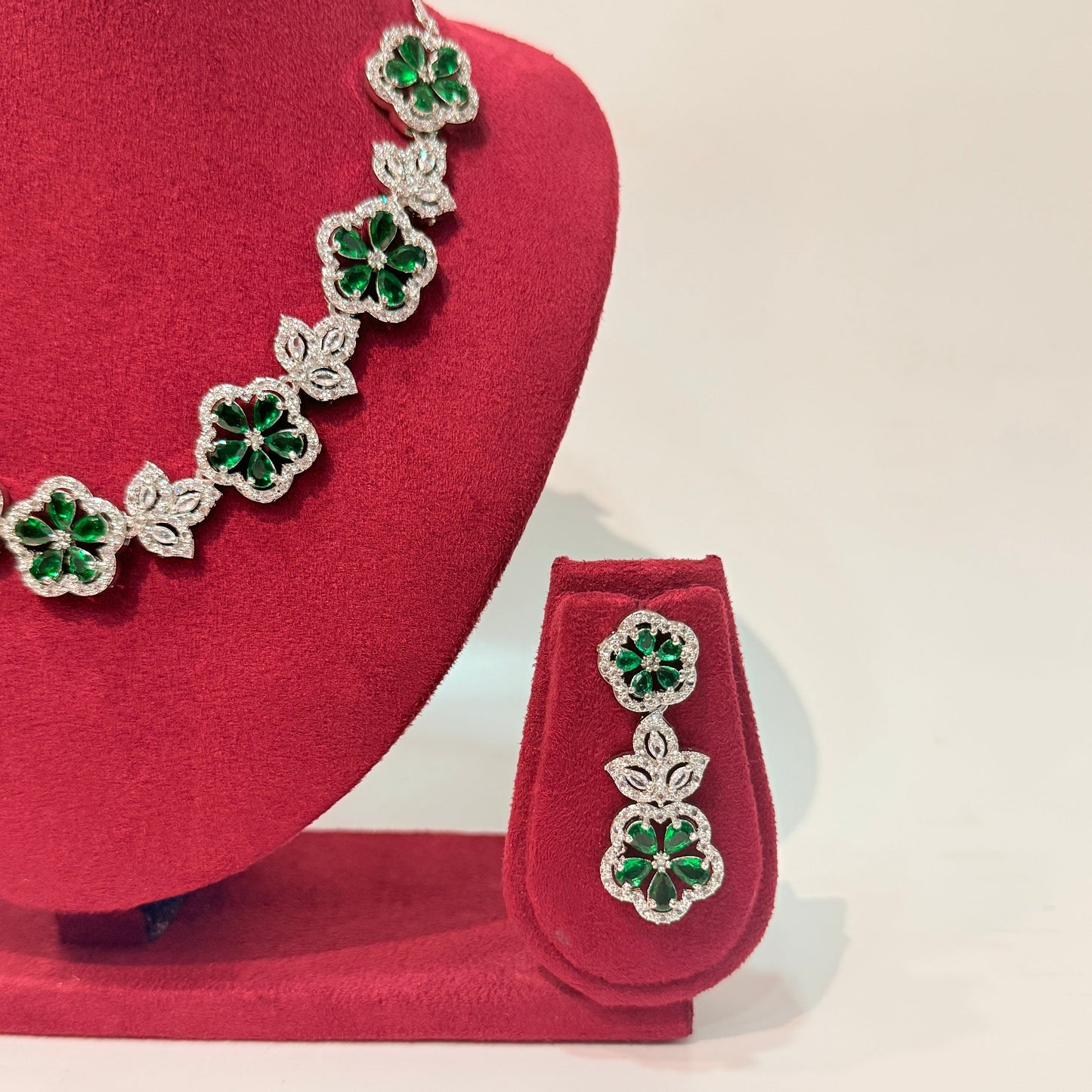 AD Velvet Shine Necklace