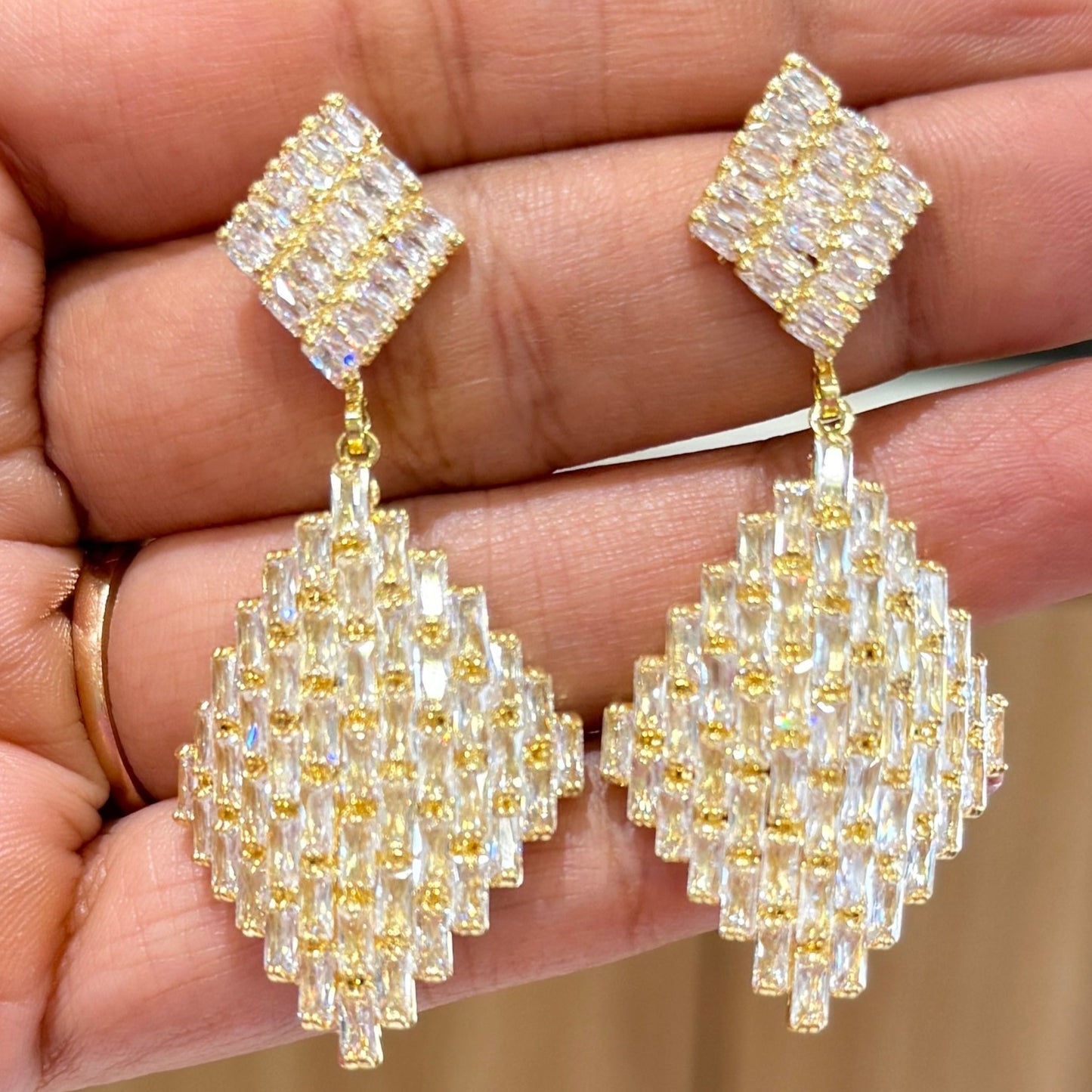 AD Dazzling Golden Earring