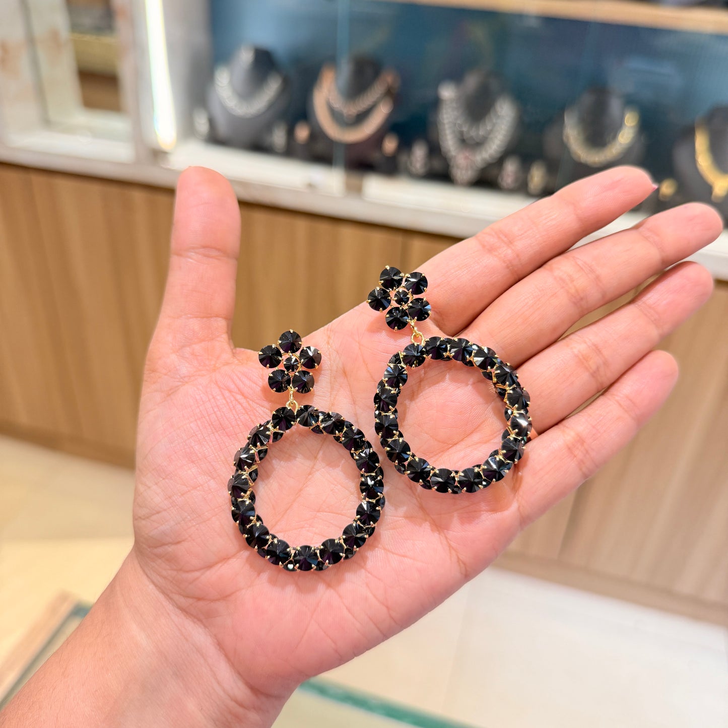 AD Eternal Loop Earring - Black