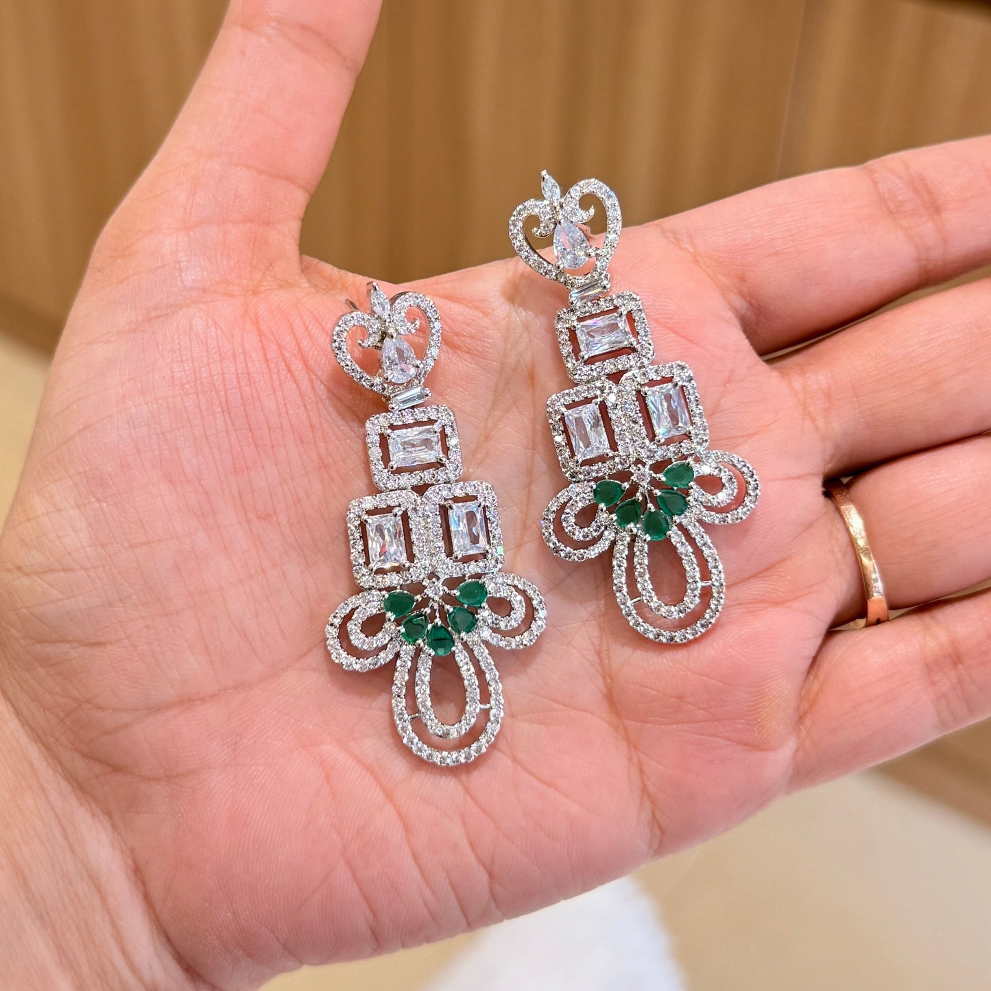 AD Sparkling Spade Earring Green
