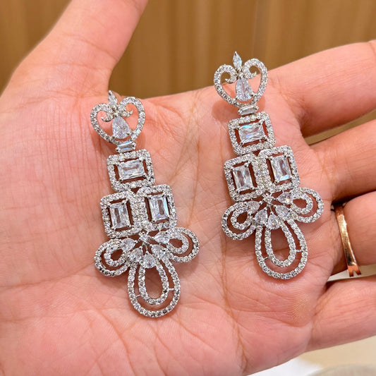 AD Sparkling Spade Earring