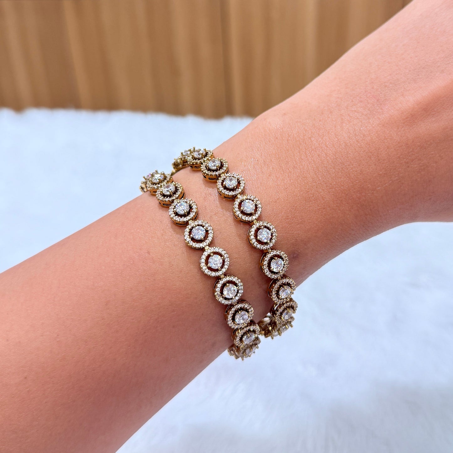 Sitara Victorian Bangle With Round Diamond