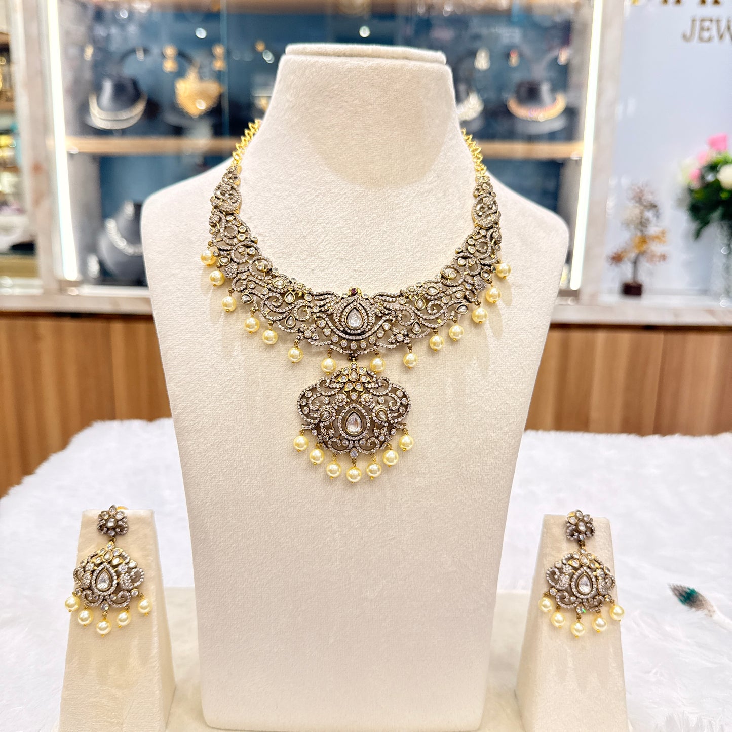 Malvika Premium Victorian Necklace with Pearls