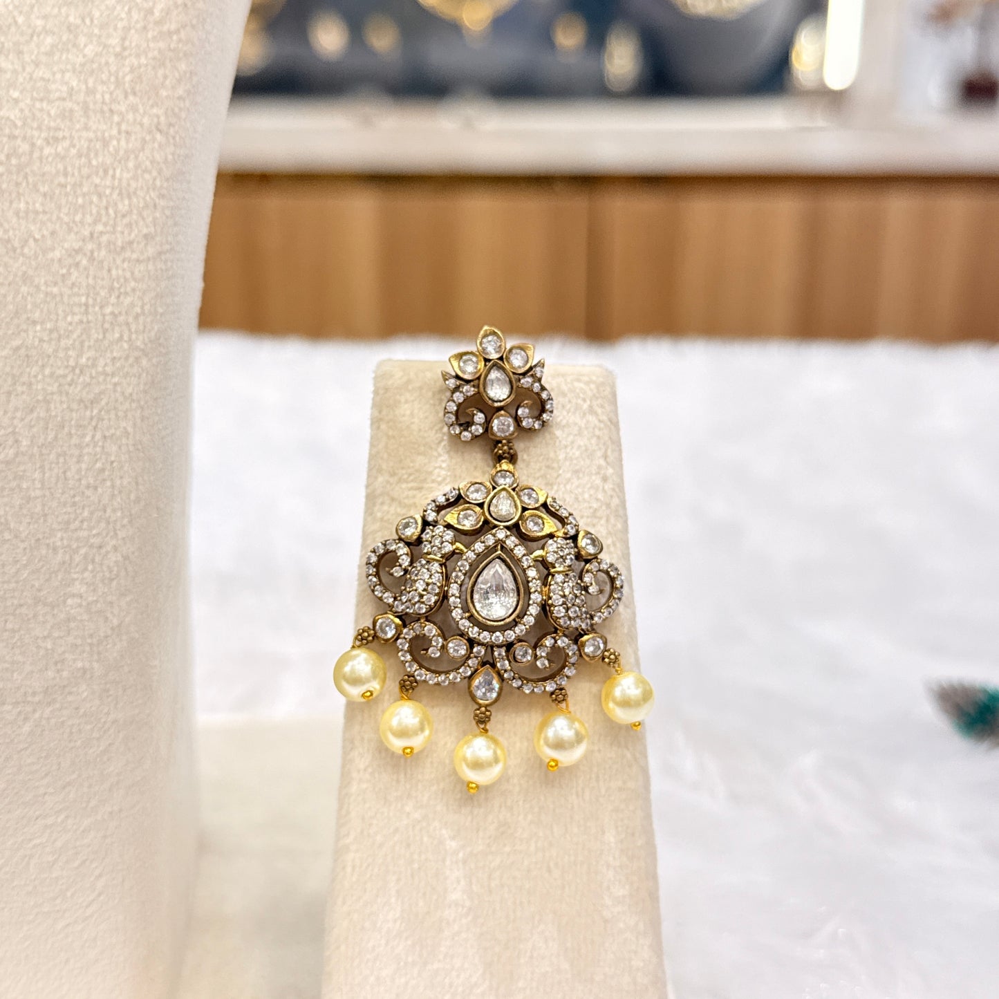 Malvika Premium Victorian Necklace with Pearls