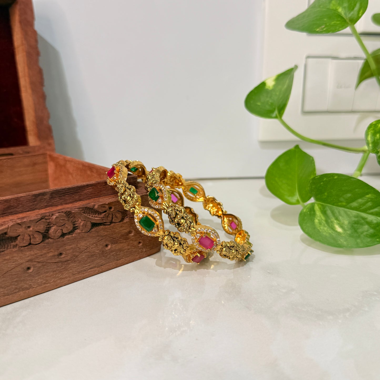 Lakshmi Bangle With Rectangle Stone