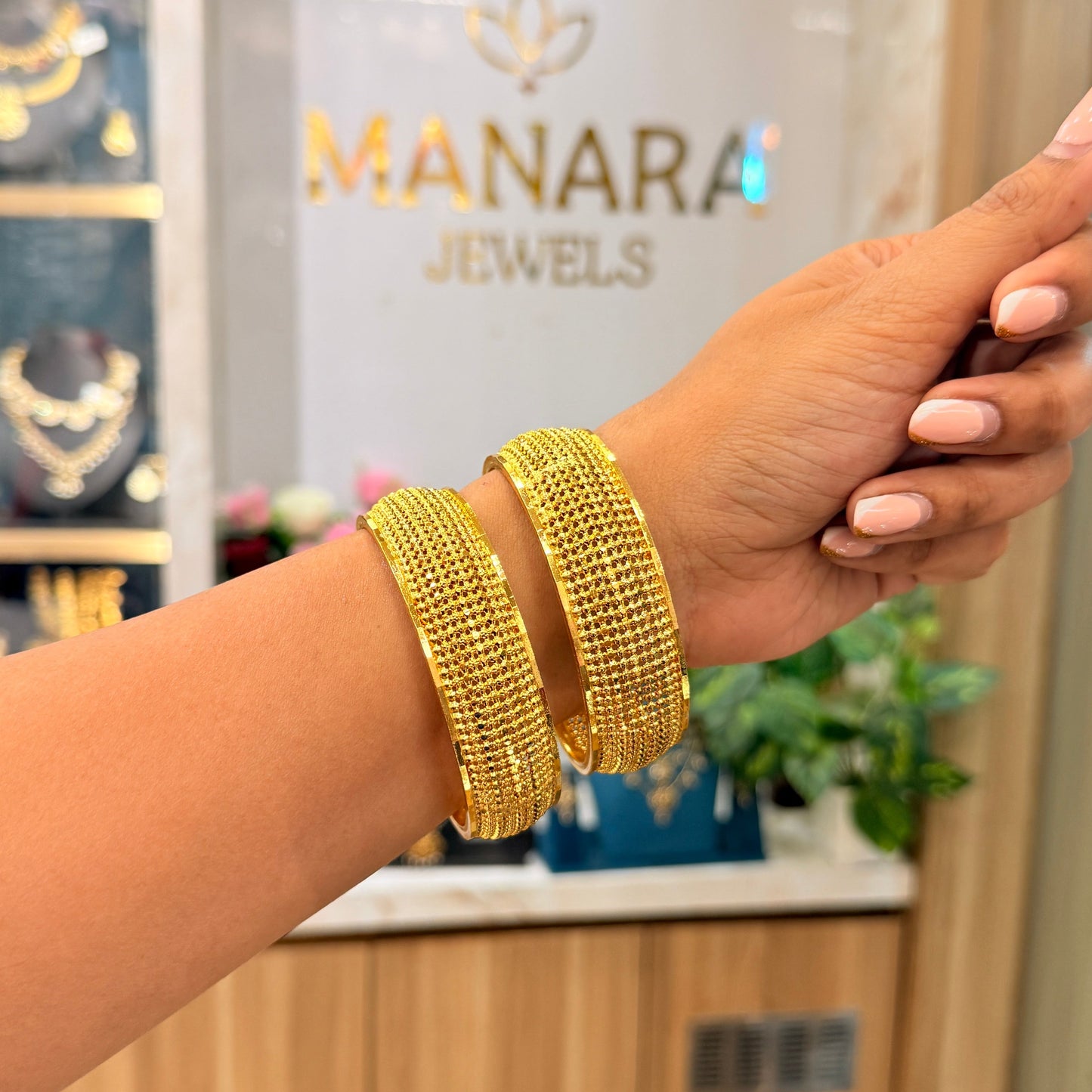 Rani Golden Broad Bangle