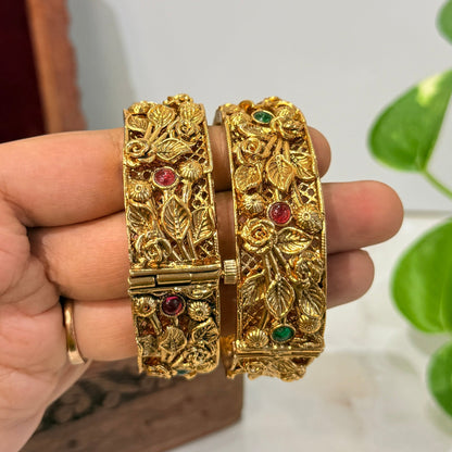 Vanya Antique Premium Screw Bangle - 2pcs