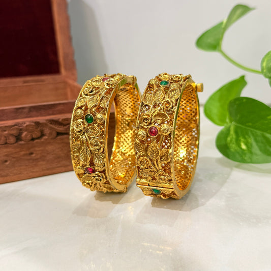 Vanya Antique Premium Screw Bangle - 2pcs