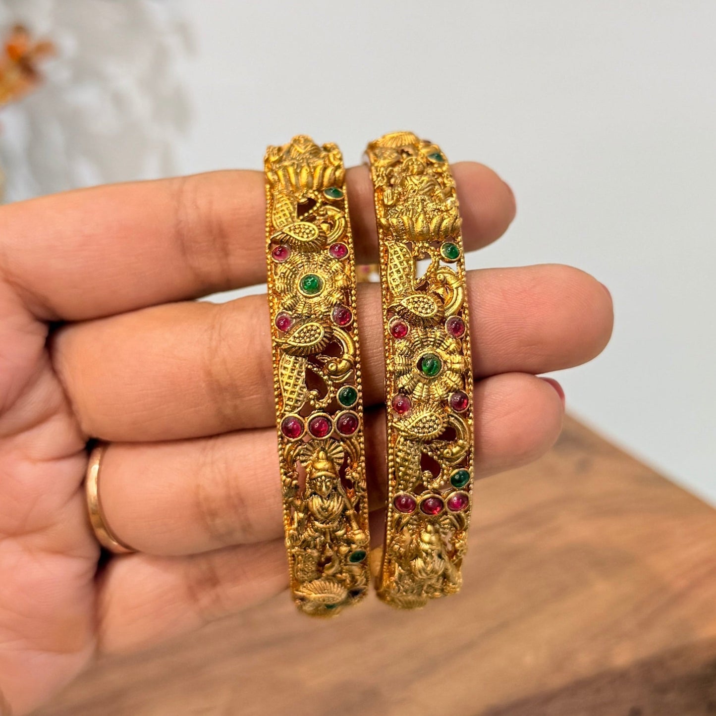 Floral Antique Bangle - 2 Pcs