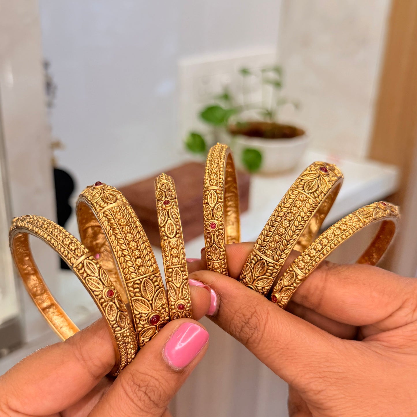 Antique Bangle set - 6 Pcs