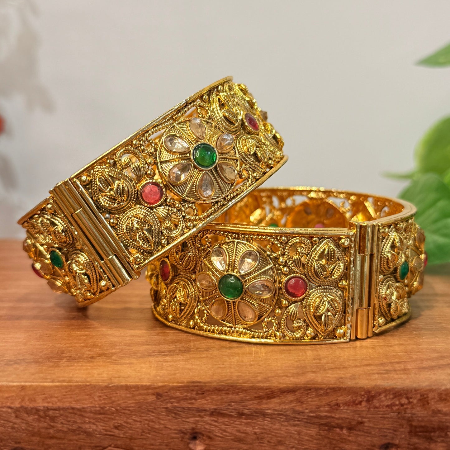 Suhana Rajwadi Screw Bangle