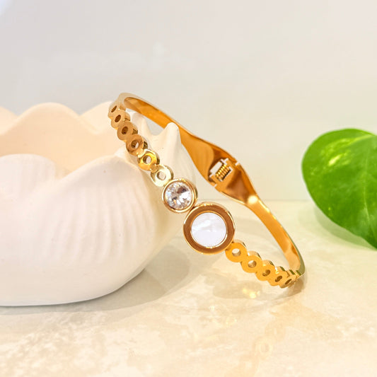 Zyra Diamond Bracelet - Anti Tarnish