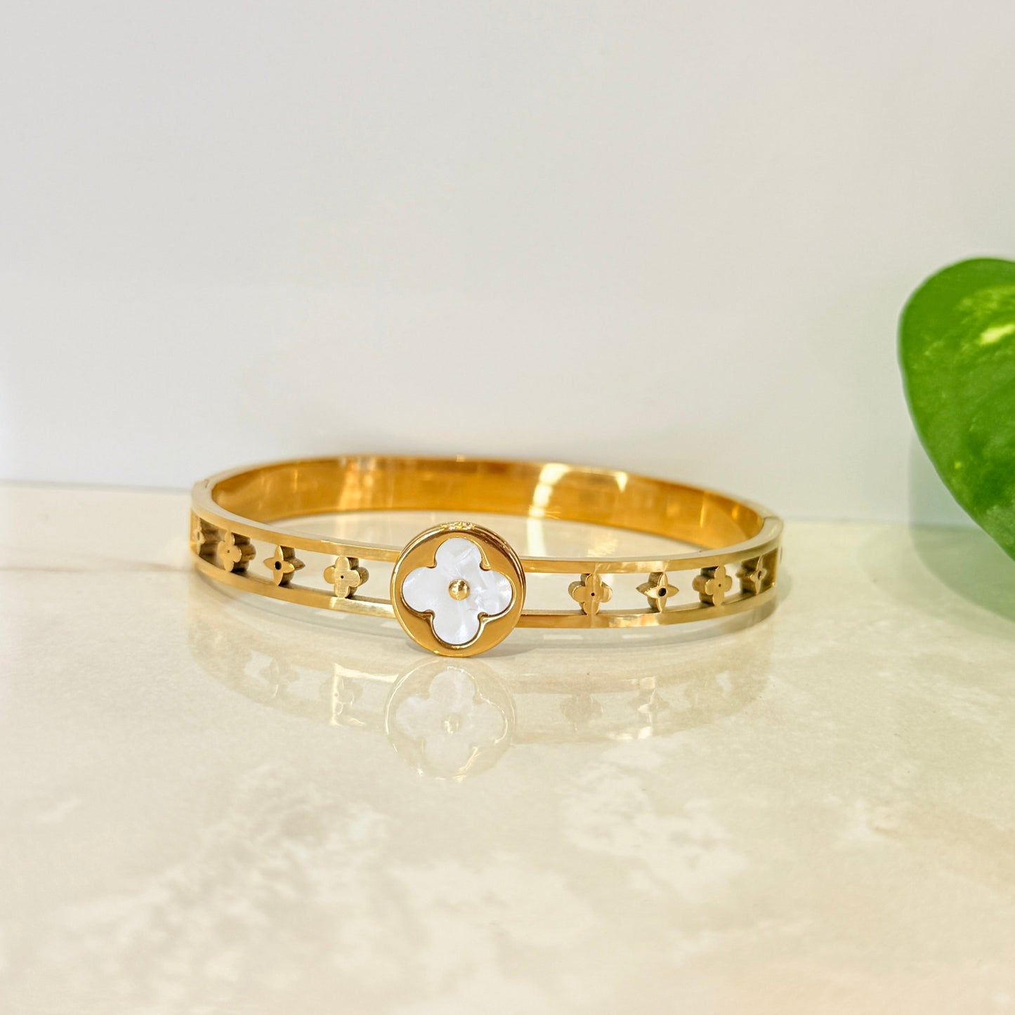 Golden & White Bracelet - Anti Tarnish