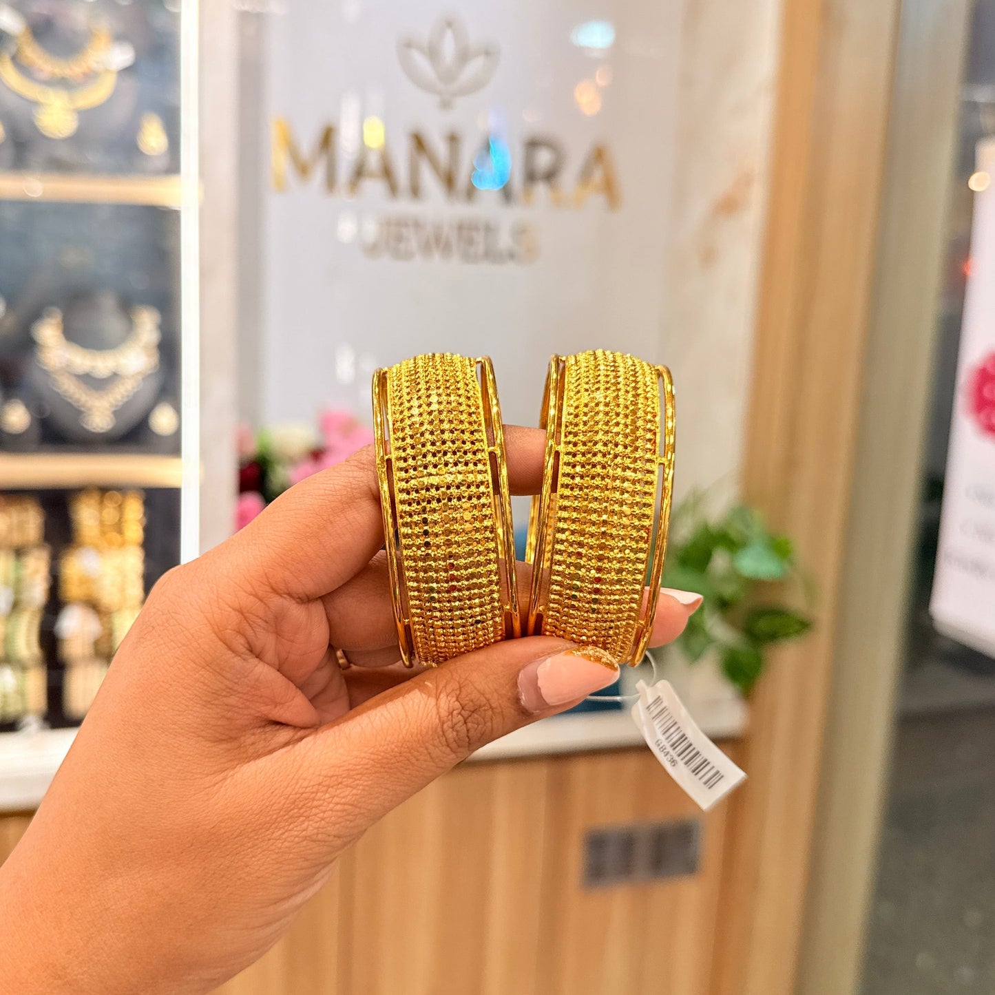 Vaidehi Golden Bangle