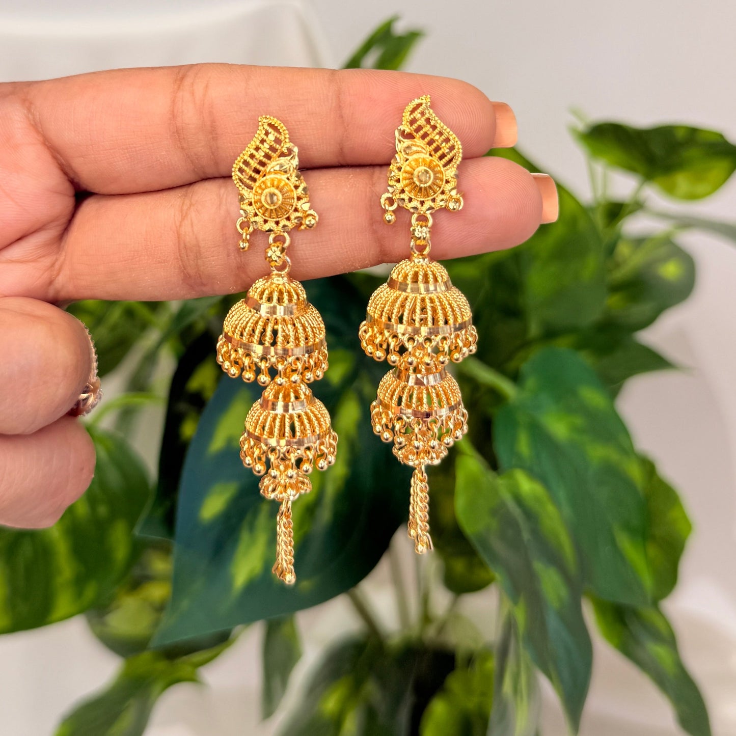 Ishita Golden Jhumka