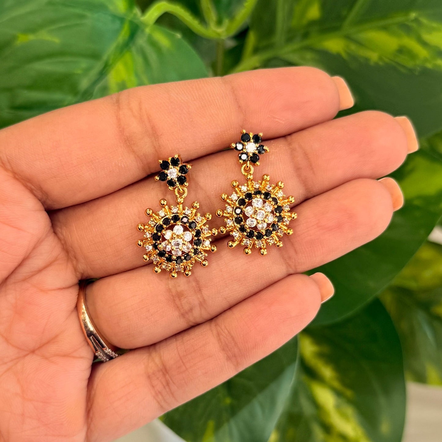 Leela Golden Jhumka