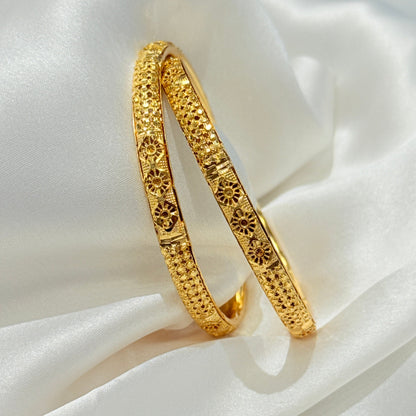 Pranvi Golden Bangle