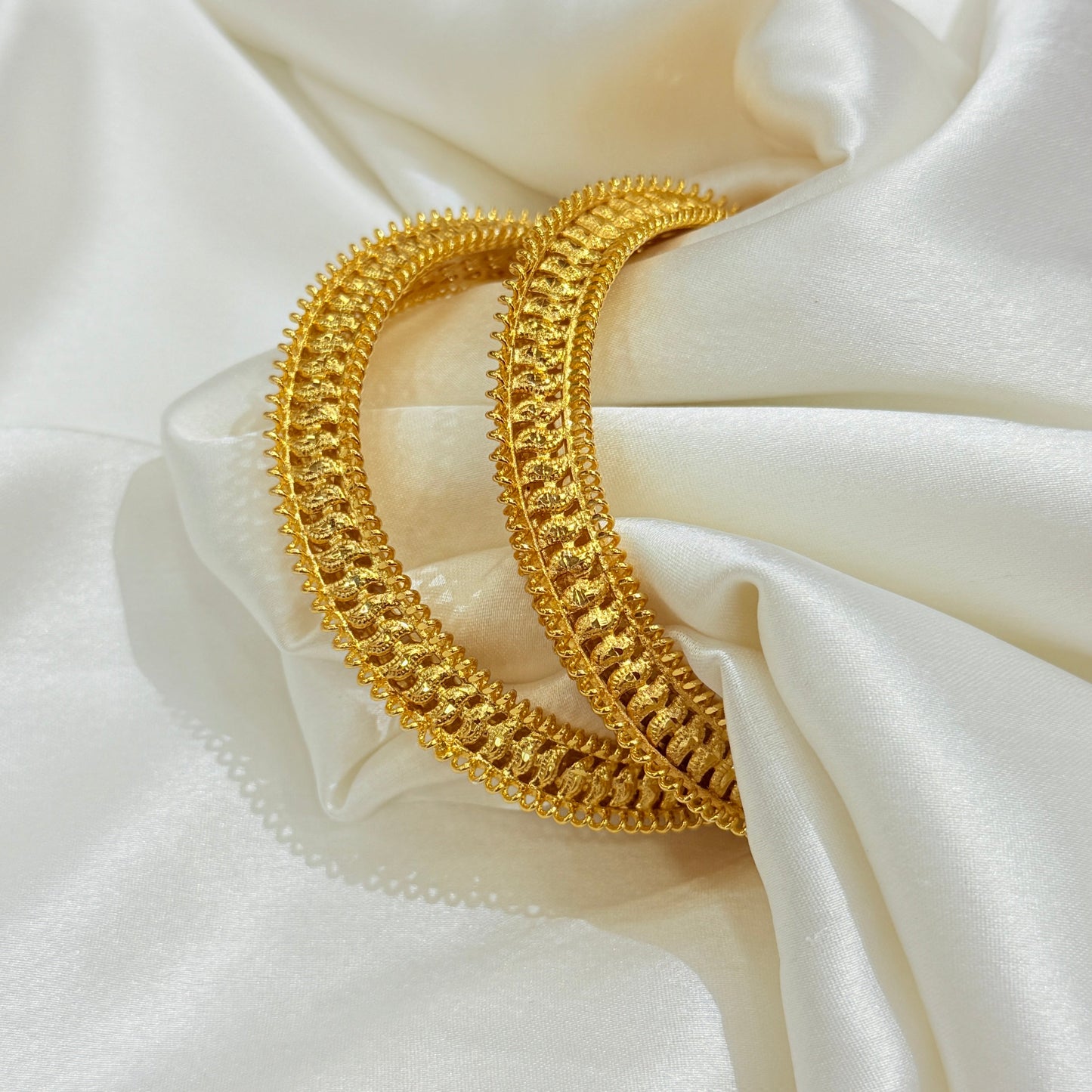Yuga Golden Tode Bangle