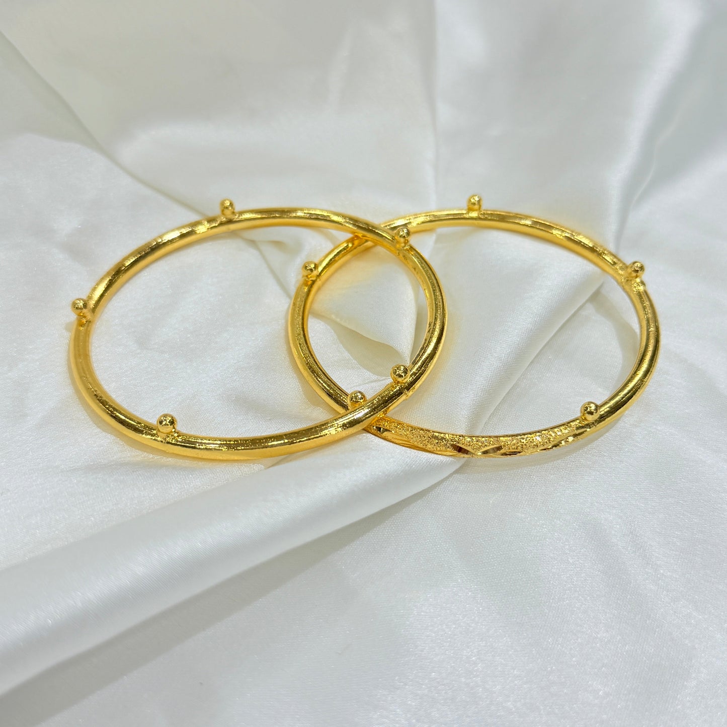 Adnya Golden bangle