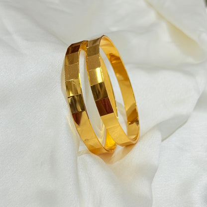 Priya Golden Patli Bangle
